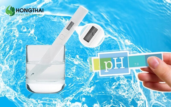 Kiểm tra chỉ tiêu pH trong nước thải bằng máy đo pH